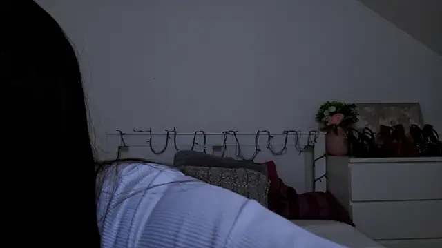 Show modela GabiCarter na web-kameri