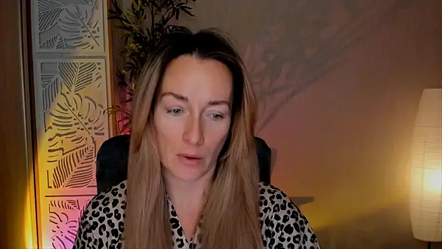 RebeccaMartinez Chat XXX in diretta