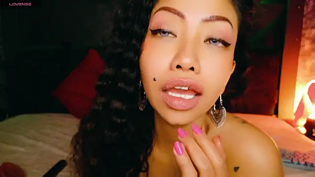 ElyaQuinn Live XXX-Chat