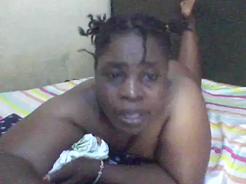 Show modela bouncy-ass na web-kameri