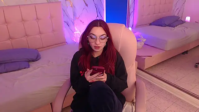 Red_kytty6 Adlı Modelin Canlı XXX Sohbeti