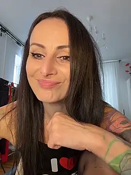 AnnaMaria-   – Naživo XXX chat