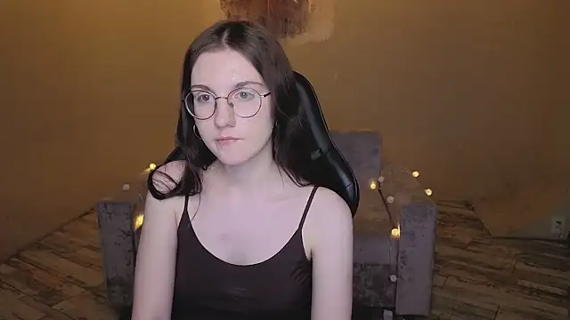 VixenLight Adlı Modelin Canlı XXX Sohbeti