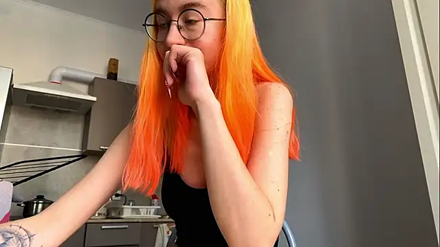 EmilyHein élő XXX-chatje