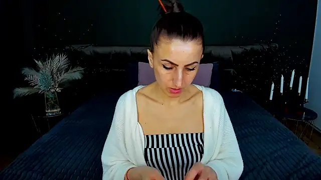 Rebecca_Diamond: онлайн-секс-чат