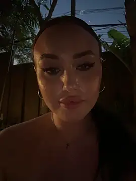 Show de KiraSunshine na webcam