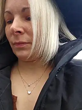 Sembang XXX Secara Langsung Sunny-Sin