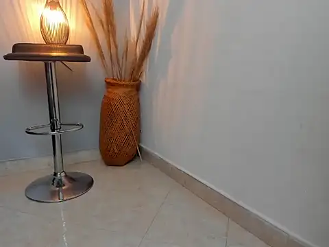 Amelia_Brixton: απευθείας συνομιλία ΧΧΧ