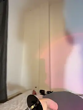 MiahWindsor: απευθείας συνομιλία ΧΧΧ