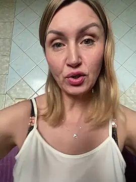 Show modela RainyAngel17 na web-kameri