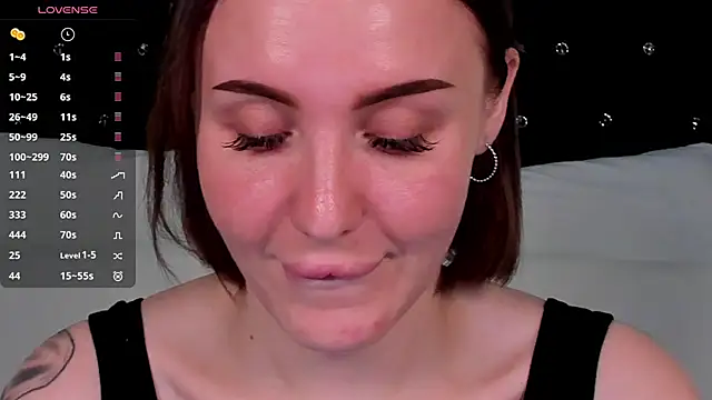 Chat +18 de LianaFord ao vivo