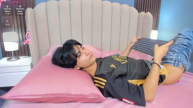 XXX chat uživo modela Joon__min