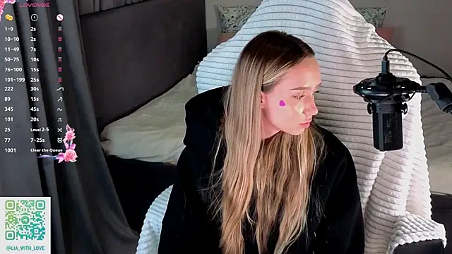 Chatroom XXX en direct de HollisBeckett