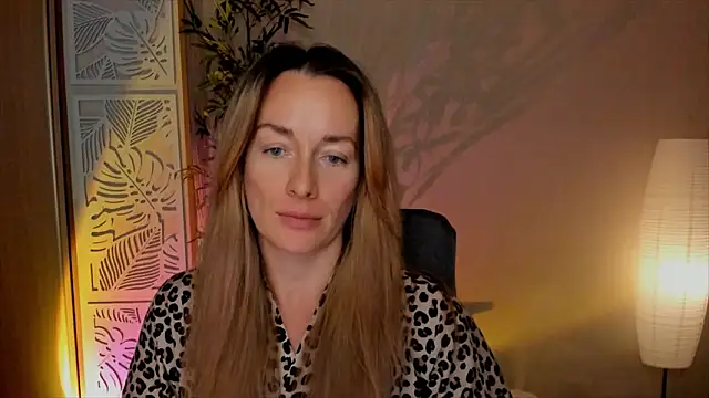 RebeccaMartinez's Live XXX Chat