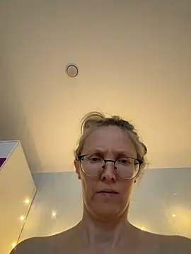 MollyStory Adlı Modelin Canlı XXX Sohbeti