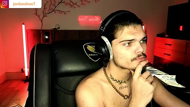 JordanShow Show in webcam