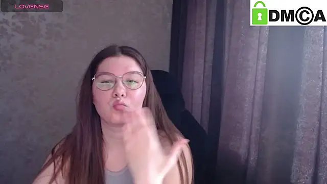 holy_michela Adlı Modelin Canlı XXX Sohbeti