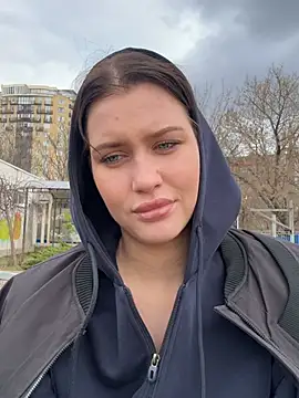 Chatroom XXX en direct de KikiWatson