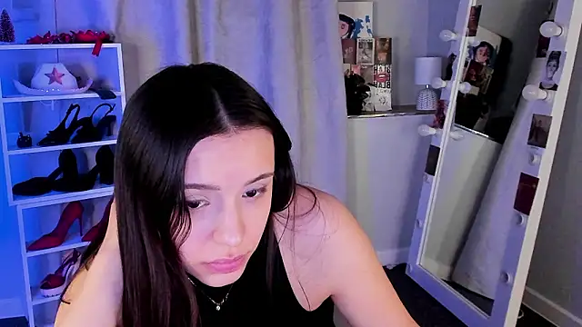 Chat XXX en directo de Sahara_Shields