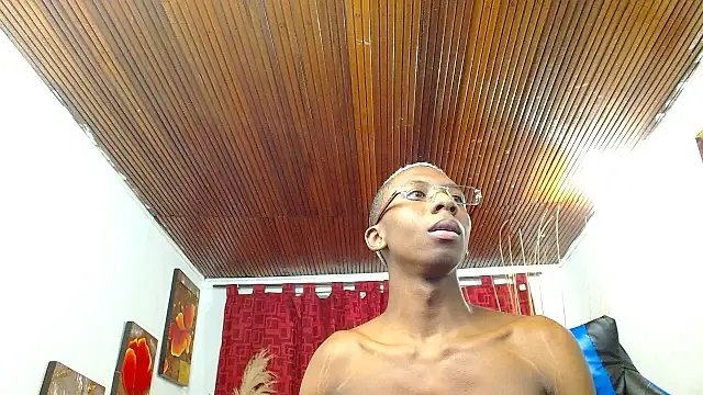 Miilo18のライブXXXチャット