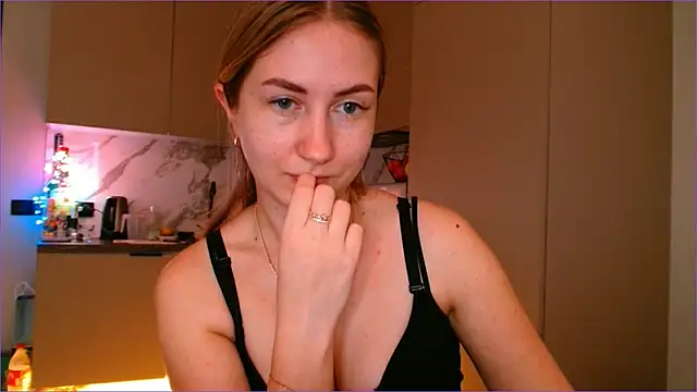 BluueSilk Adlı Modelin Canlı XXX Sohbeti