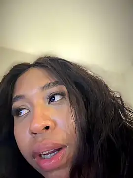 Chat +18 de bella__honey ao vivo