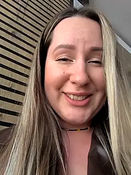 Mona_Plusのウェブカメラショー