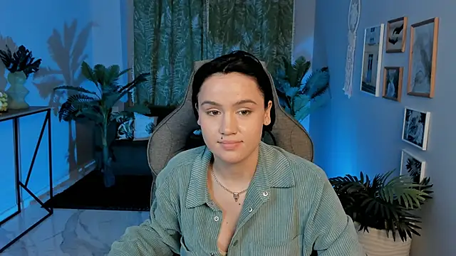 MonicaFarmer's Live XXX Chat