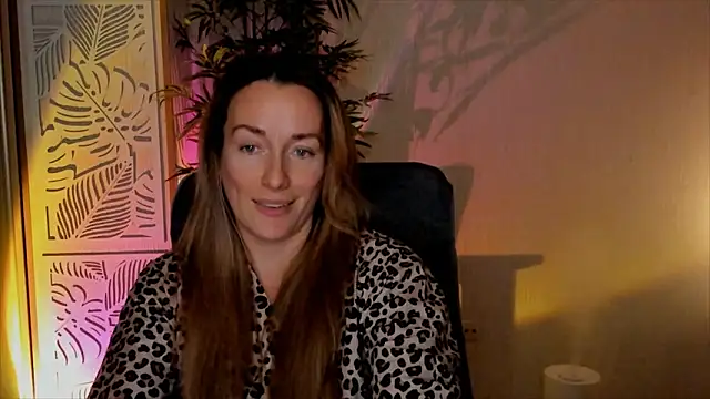 RebeccaMartinez élő XXX-chatje