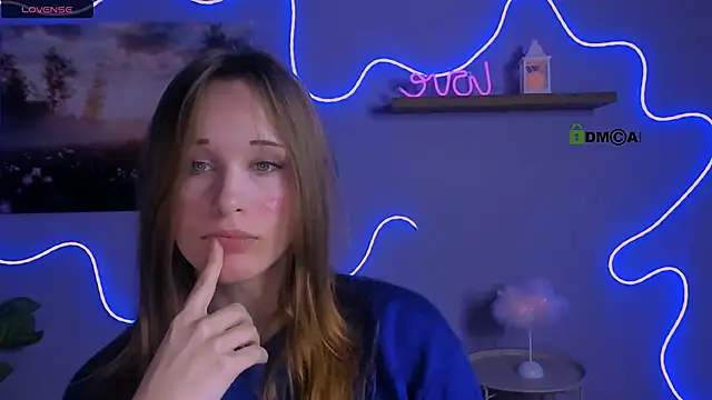 eira_mouse élő XXX-chatje