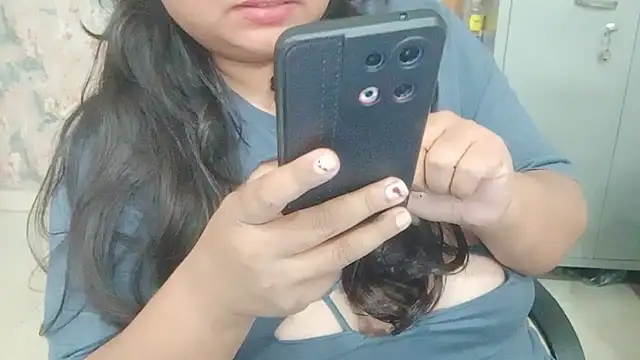 Show de yoursnishaa na webcam