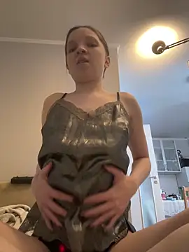 MelaniGrand Adlı Modelin Canlı XXX Sohbeti