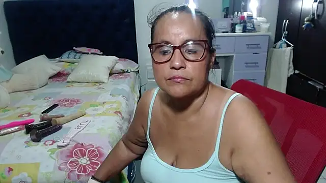 Онлайн чат XXX pervert_mommy_