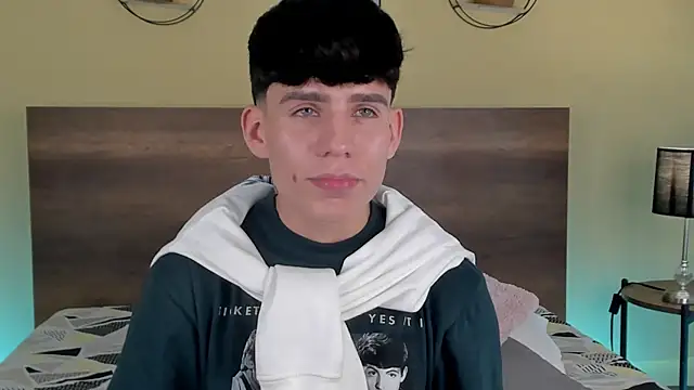 Chat +18 de Angel_eros_ ao vivo