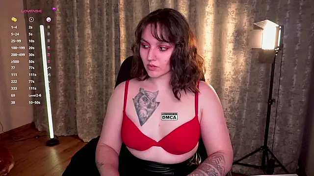 Chat +18 de Hoot_owl_cb ao vivo