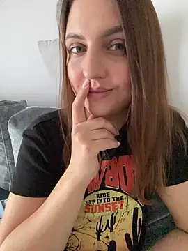 AliceDesmee: онлайн-секс-чат