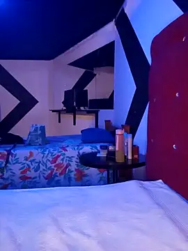 CHLOMA élő XXX-chatje