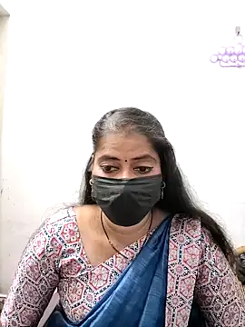 Živý XXX chat tamil_Sigappu_Roja