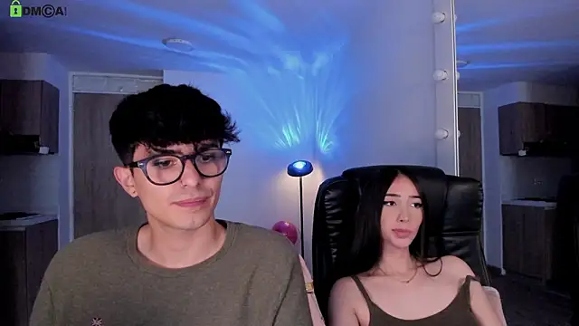 แชท XXX สดของ Mikeyvioleta_