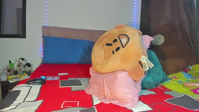 Pokazy przed kamerką – exotis_tiahara777