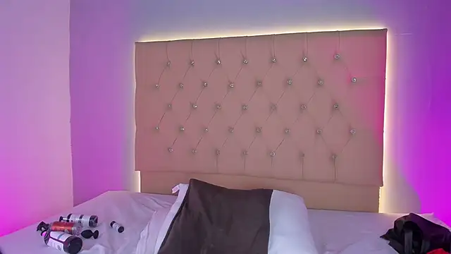 Chatroom XXX en direct de EmmaLawrence_