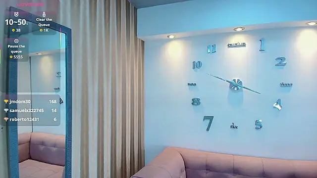 Chatroom XXX en direct de Luna_Millers