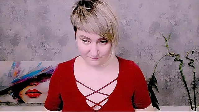 DjulliaのライブXXXチャット