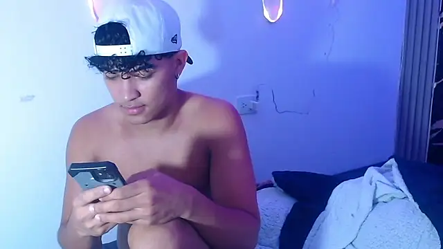 Show modela jamescurly00 na web-kameri