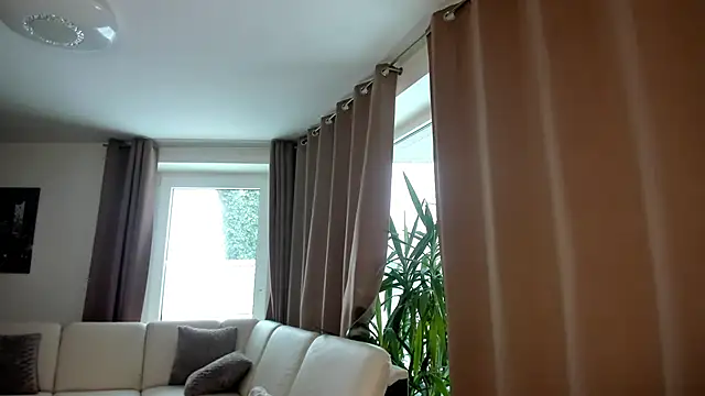 Natascha-Hill 现场XXX聊天