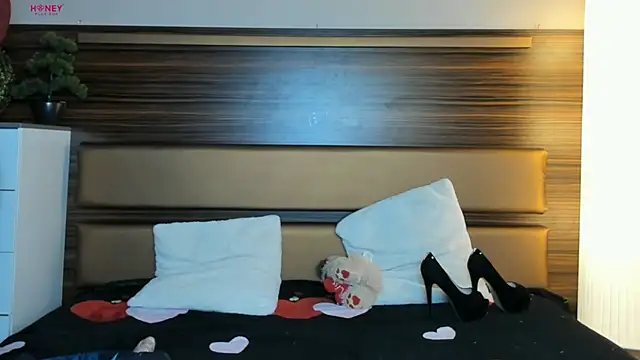 แชท XXX สดของ AriianaDoll