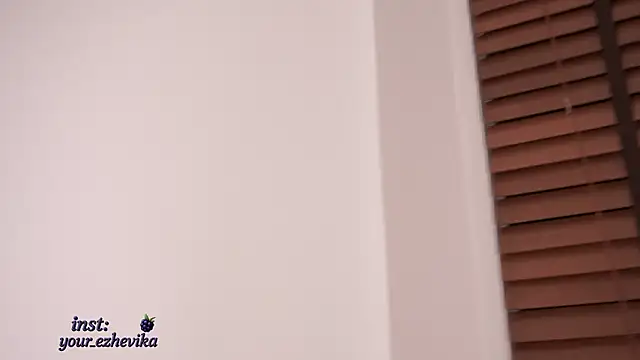 ItsEzheVika Chat XXX in diretta