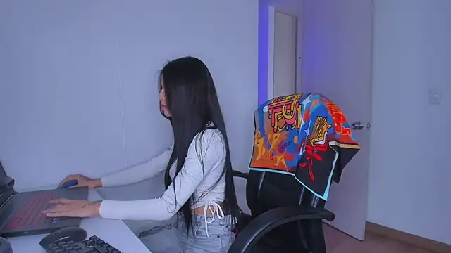 XXX chat uživo modela Lisegg_