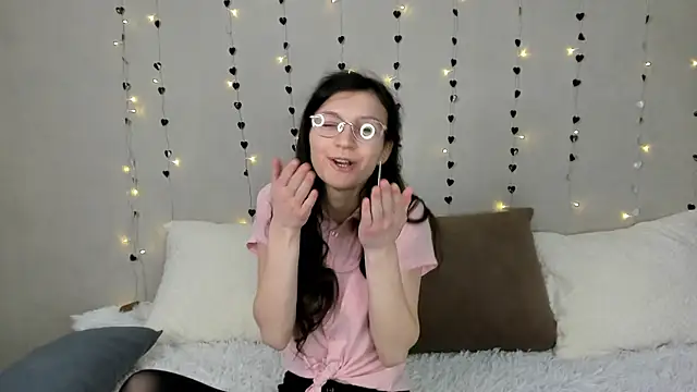 ThoraMarola live XXX chat