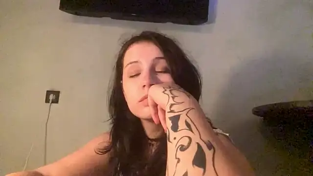 HereLora Webcam show